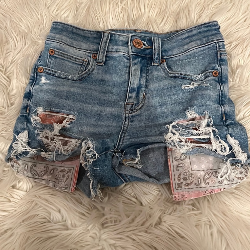 Super cute ripped jeans shorts